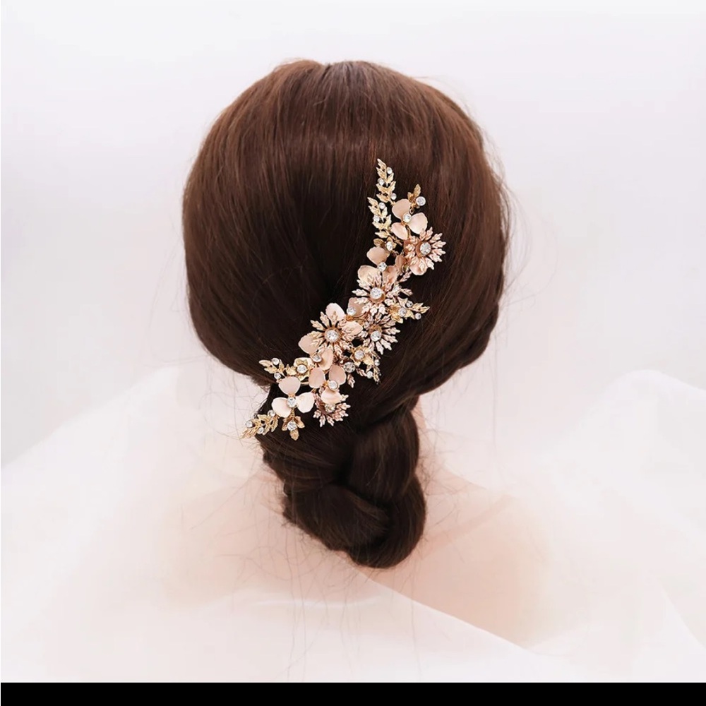 Bridal wedding hair accessories 🌸